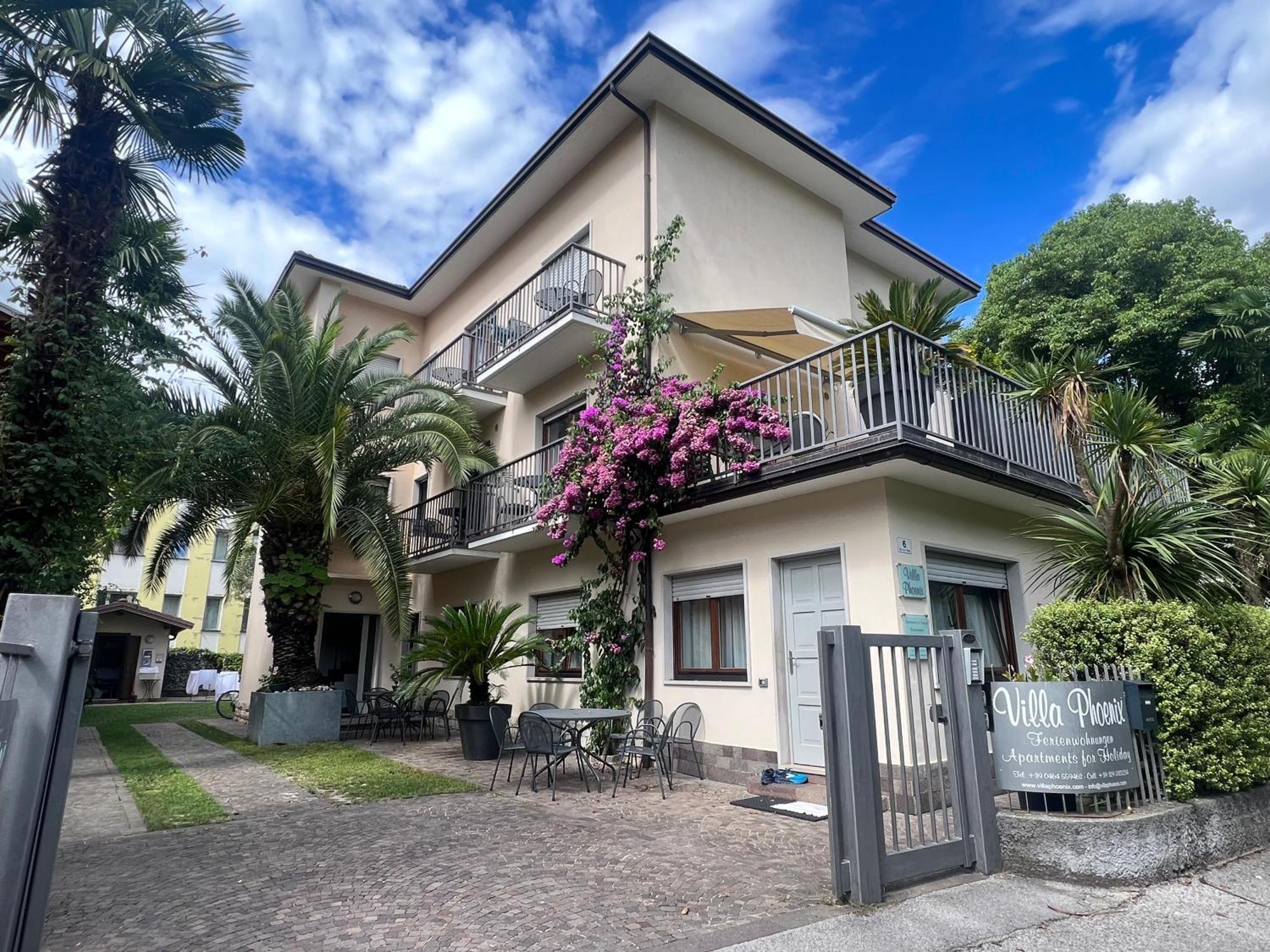 Villa Phoenix - Lake Apartments Riva del Garda Exterior photo